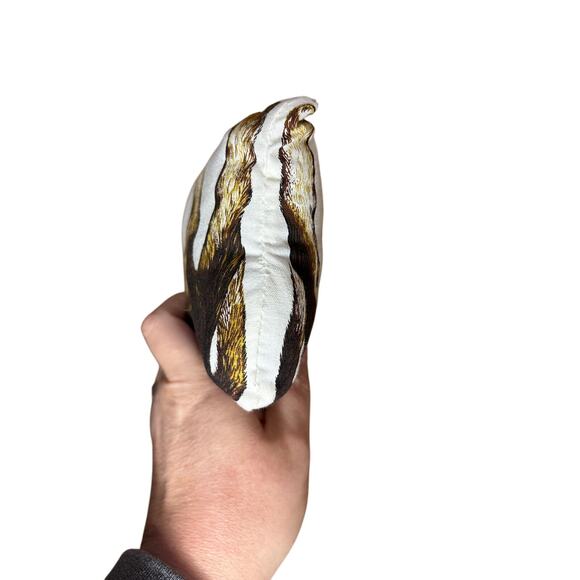 Vintage Sew Dog Pillow Cut & Sew Fabric Pattern 1970s Stuffed Puppy Decor - Picture 4 of 6